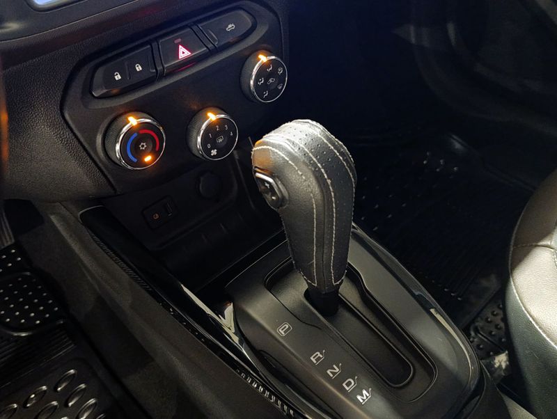 Chevrolet Prisma 1.4 Mpfi Ltz 8v 2018/2018 SIM VEÍCULOS PORTO ALEGRE / Carros no Vale