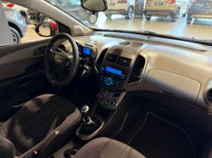 Chevrolet Sonic 1.6 Lt 16v 2013/2014 SIM VEÍCULOS PORTO ALEGRE / Carros no Vale