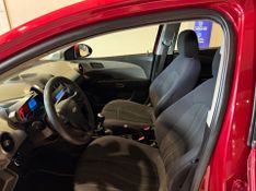 Chevrolet Sonic 1.6 Lt 16v 2013/2014 SIM VEÍCULOS PORTO ALEGRE / Carros no Vale