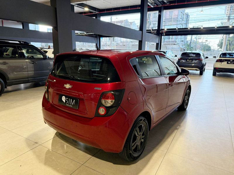 Chevrolet Sonic 1.6 Lt 16v 2013/2014 SIM VEÍCULOS PORTO ALEGRE / Carros no Vale