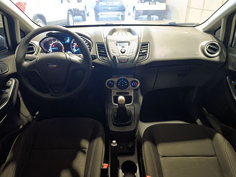 Ford Fiesta 1.6 Se Hatch 16v 2016/2017 SIM VEÍCULOS PORTO ALEGRE / Carros no Vale