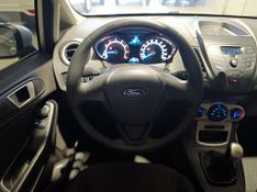 Ford Fiesta 1.6 Se Hatch 16v 2016/2017 SIM VEÍCULOS PORTO ALEGRE / Carros no Vale
