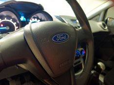 Ford Fiesta 1.6 Se Hatch 16v 2016/2017 SIM VEÍCULOS PORTO ALEGRE / Carros no Vale