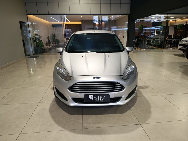 Ford Fiesta 1.6 Se Hatch 16v 2016/2017 SIM VEÍCULOS PORTO ALEGRE / Carros no Vale