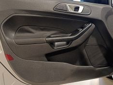 Ford Fiesta 1.6 Se Hatch 16v 2016/2017 SIM VEÍCULOS PORTO ALEGRE / Carros no Vale