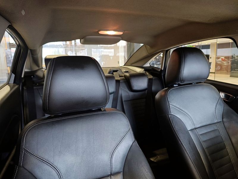 Ford Fiesta Sedan Titanium Powershift 1.6 New 2014/2014 SIM VEÍCULOS PORTO ALEGRE / Carros no Vale