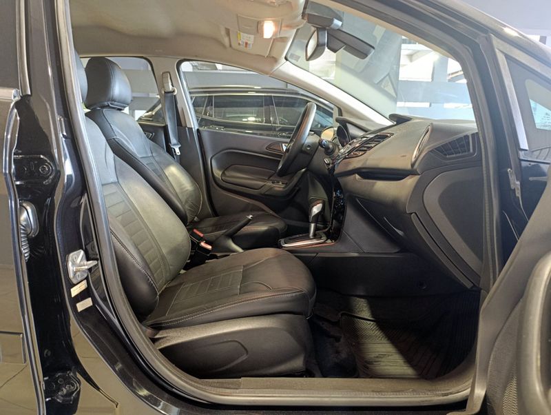 Ford Fiesta Sedan Titanium Powershift 1.6 New 2014/2014 SIM VEÍCULOS PORTO ALEGRE / Carros no Vale