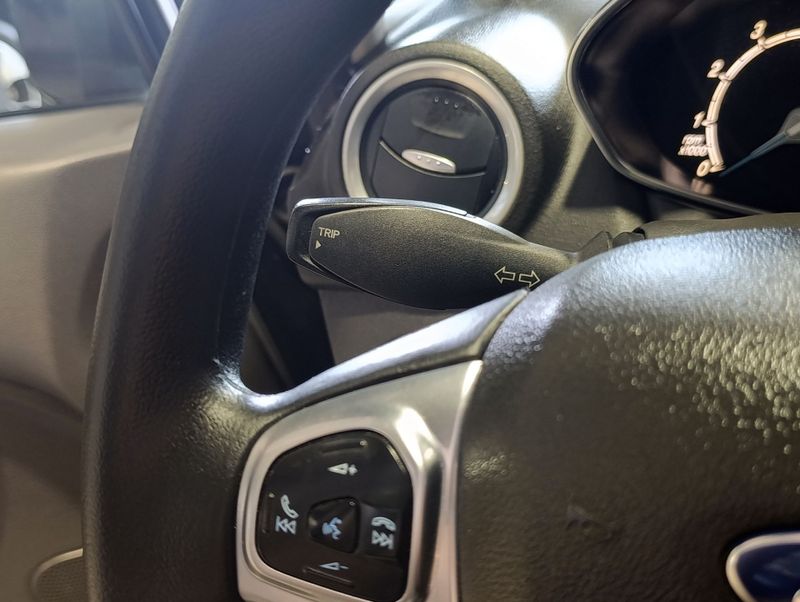 Ford Fiesta Sedan Titanium Powershift 1.6 New 2014/2014 SIM VEÍCULOS PORTO ALEGRE / Carros no Vale