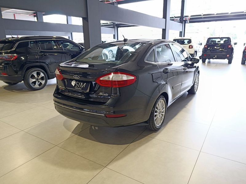 Ford Fiesta Sedan Titanium Powershift 1.6 New 2014/2014 SIM VEÍCULOS PORTO ALEGRE / Carros no Vale