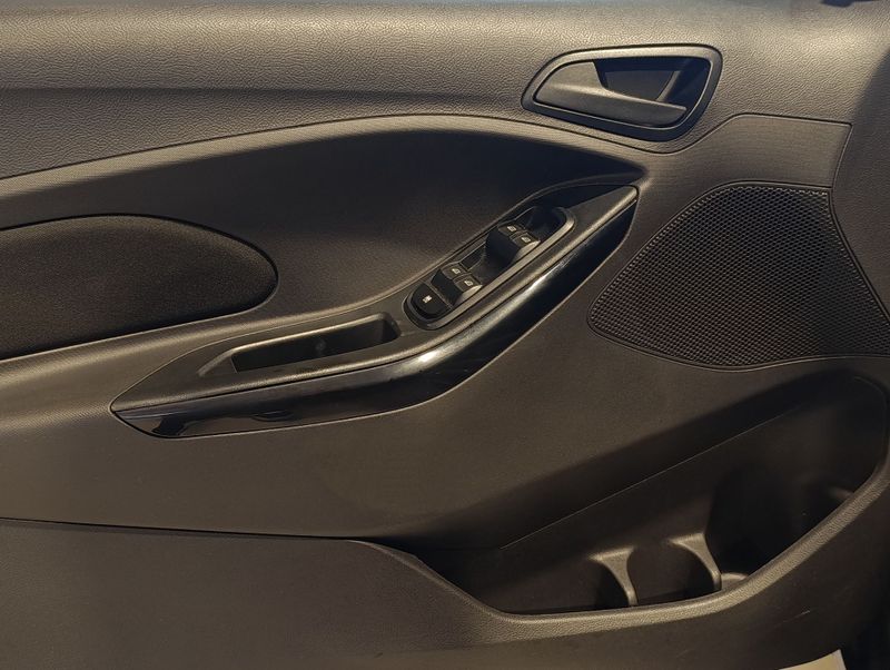 Ford Ka 1.5 Sedan Titanium 12v 2019/2020 SIM VEÍCULOS PORTO ALEGRE / Carros no Vale