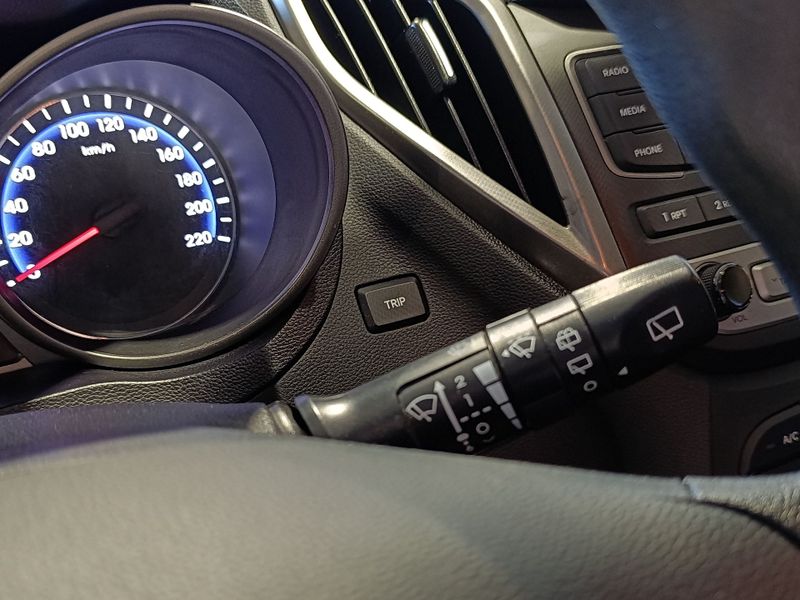 Hyundai Hb20 Comfort 1.6 16v Mec. 2015/2016 SIM VEÍCULOS PORTO ALEGRE / Carros no Vale