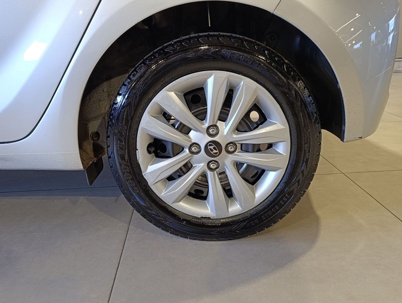 Hyundai Hb20 Comfort 1.6 16v Mec. 2015/2016 SIM VEÍCULOS PORTO ALEGRE / Carros no Vale