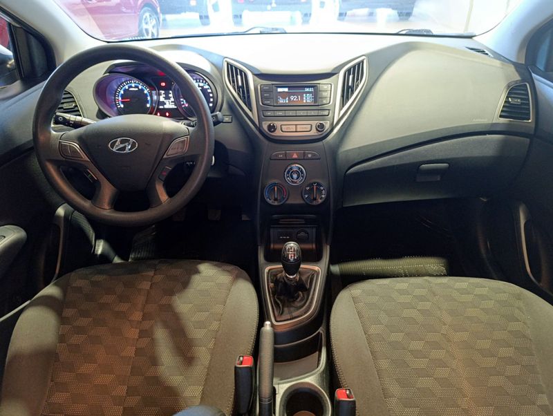 Hyundai Hb20 Comfort 1.6 16v Mec. 2015/2016 SIM VEÍCULOS PORTO ALEGRE / Carros no Vale