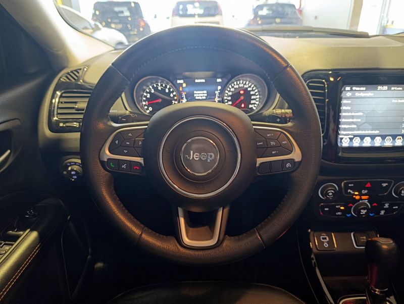 Jeep Compass Limited 2.0 4×2 16v 2018/2019 SIM VEÍCULOS PORTO ALEGRE / Carros no Vale