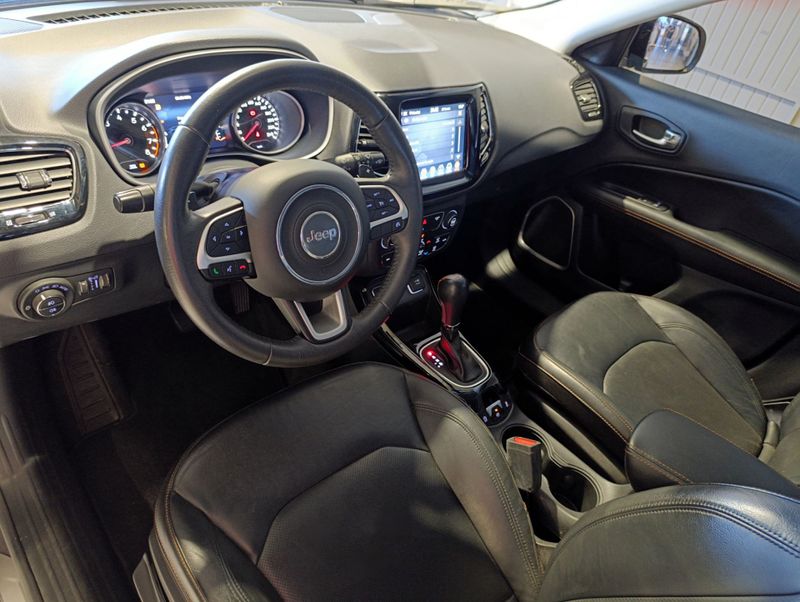 Jeep Compass Limited 2.0 4×2 16v 2018/2019 SIM VEÍCULOS PORTO ALEGRE / Carros no Vale