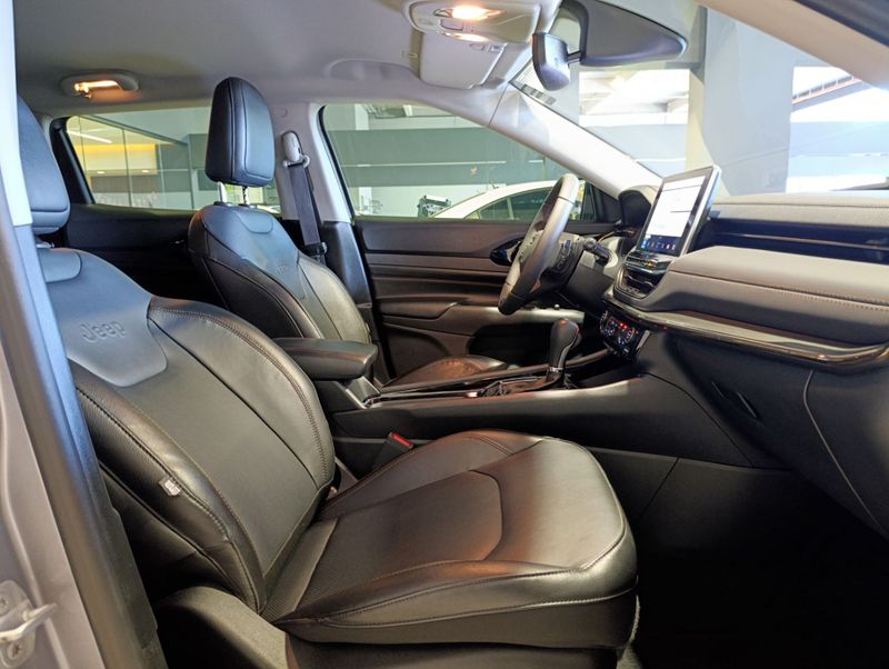 Jeep Compass Limited T270 1.3 Tb 4×2 2021/2022 SIM VEÍCULOS PORTO ALEGRE / Carros no Vale