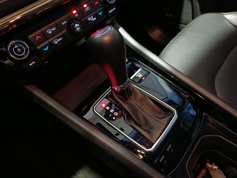 Jeep Compass Limited T270 1.3 Tb 4×2 2021/2022 SIM VEÍCULOS PORTO ALEGRE / Carros no Vale