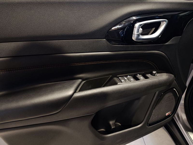 Jeep Compass Limited T270 1.3 Tb 4×2 2021/2022 SIM VEÍCULOS PORTO ALEGRE / Carros no Vale