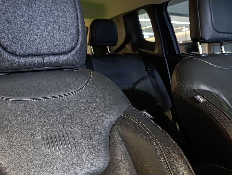 Jeep Renegade Longitude T270 1.3 Tb 4×2 2022/2023 SIM VEÍCULOS PORTO ALEGRE / Carros no Vale