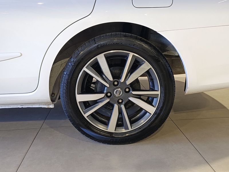 Nissan Versa 16sl Cvt 2018/2019 SIM VEÍCULOS PORTO ALEGRE / Carros no Vale