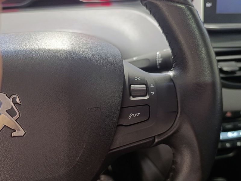 Peugeot 208 Allure 1.6 16v 2017/2018 SIM VEÍCULOS PORTO ALEGRE / Carros no Vale