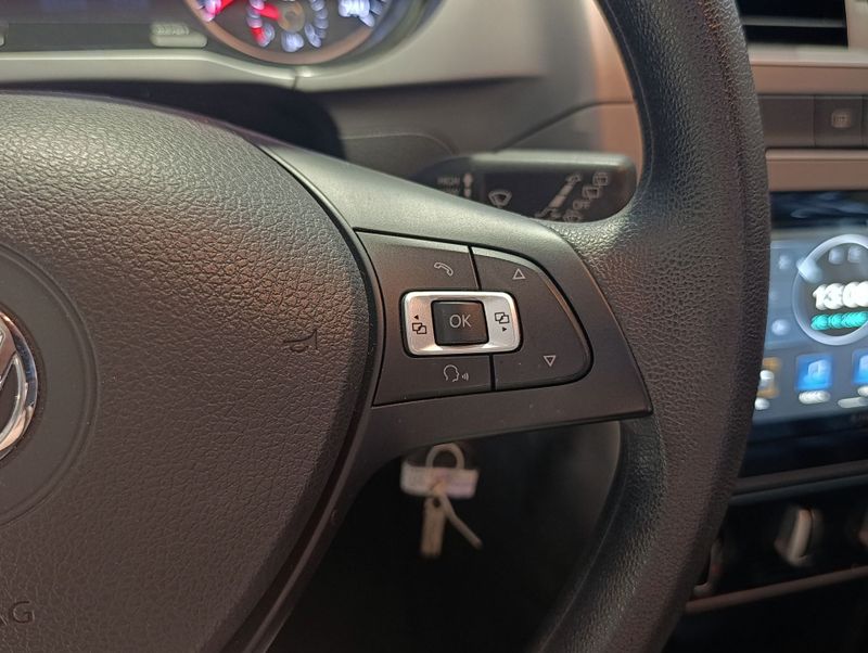 Volkswagen Fox Connect 1.6 Mb 2021/2022 SIM VEÍCULOS PORTO ALEGRE / Carros no Vale