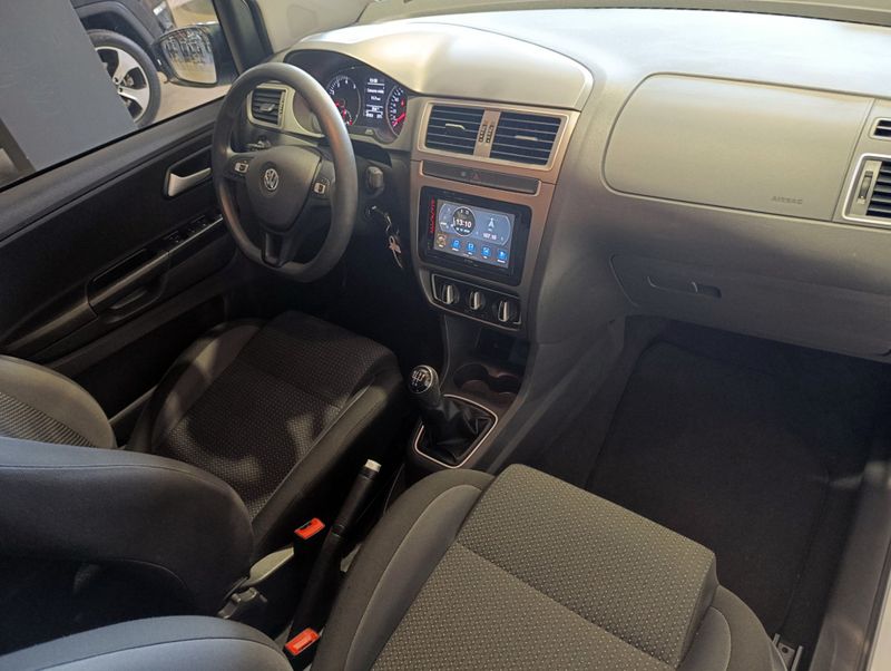 Volkswagen Fox Connect 1.6 Mb 2021/2022 SIM VEÍCULOS PORTO ALEGRE / Carros no Vale