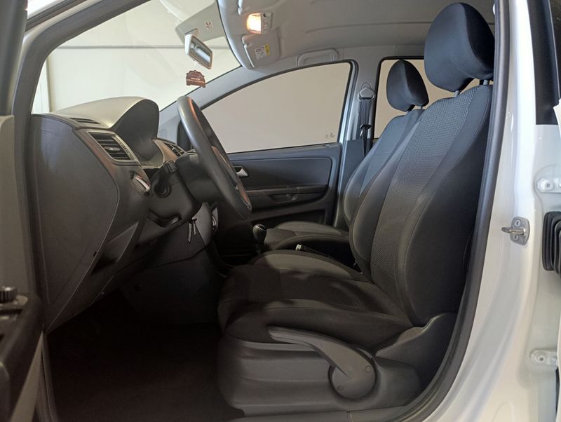 Volkswagen Fox Connect 1.6 Mb 2021/2022 SIM VEÍCULOS PORTO ALEGRE / Carros no Vale