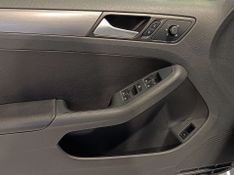 Volkswagen Jetta 2.0t 2014/2014 SIM VEÍCULOS PORTO ALEGRE / Carros no Vale