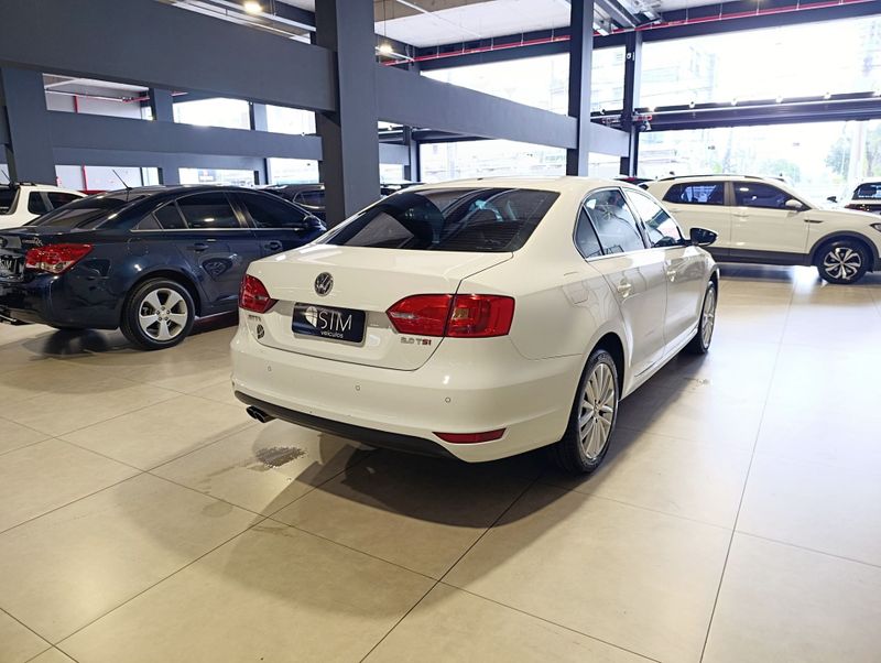 Volkswagen Jetta 2.0t 2014/2014 SIM VEÍCULOS PORTO ALEGRE / Carros no Vale