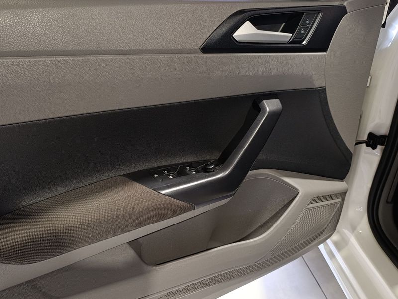 Volkswagen Polo Comfort 200 Tsi 1.0 12v 2018/2018 SIM VEÍCULOS PORTO ALEGRE / Carros no Vale