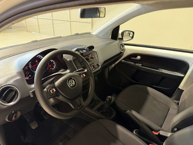 Volkswagen Up 1.0 Mpi Total 2019/2020 SIM VEÍCULOS PORTO ALEGRE / Carros no Vale