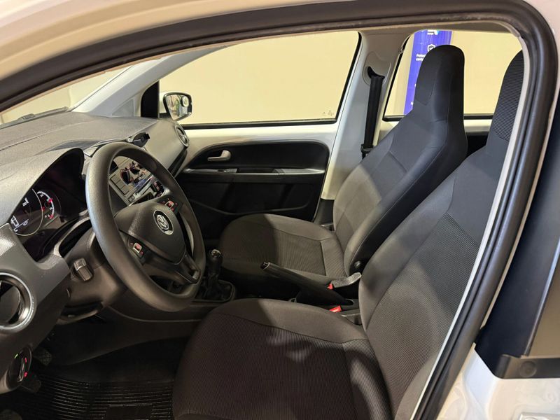 Volkswagen Up 1.0 Mpi Total 2019/2020 SIM VEÍCULOS PORTO ALEGRE / Carros no Vale