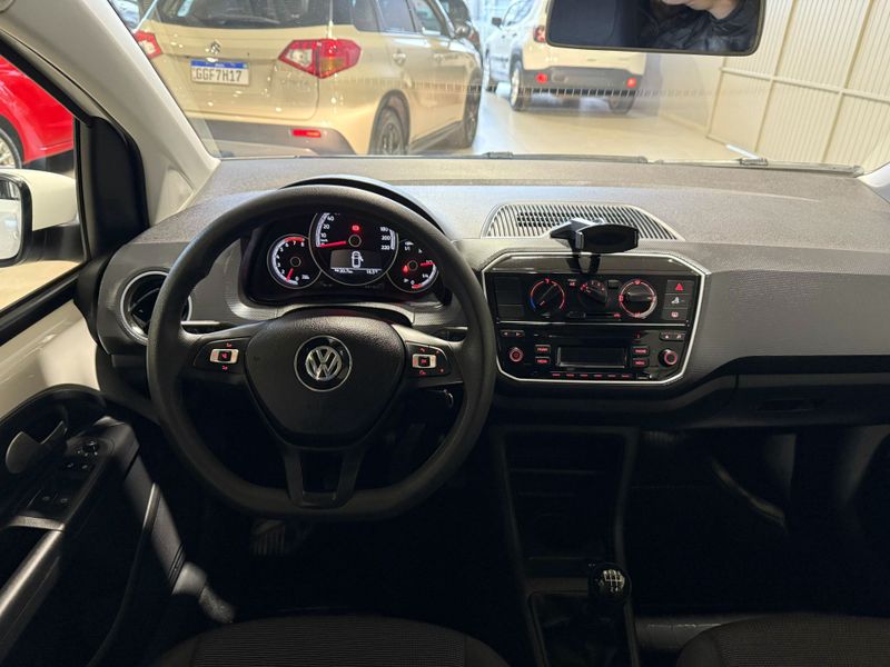 Volkswagen Up 1.0 Mpi Total 2019/2020 SIM VEÍCULOS PORTO ALEGRE / Carros no Vale