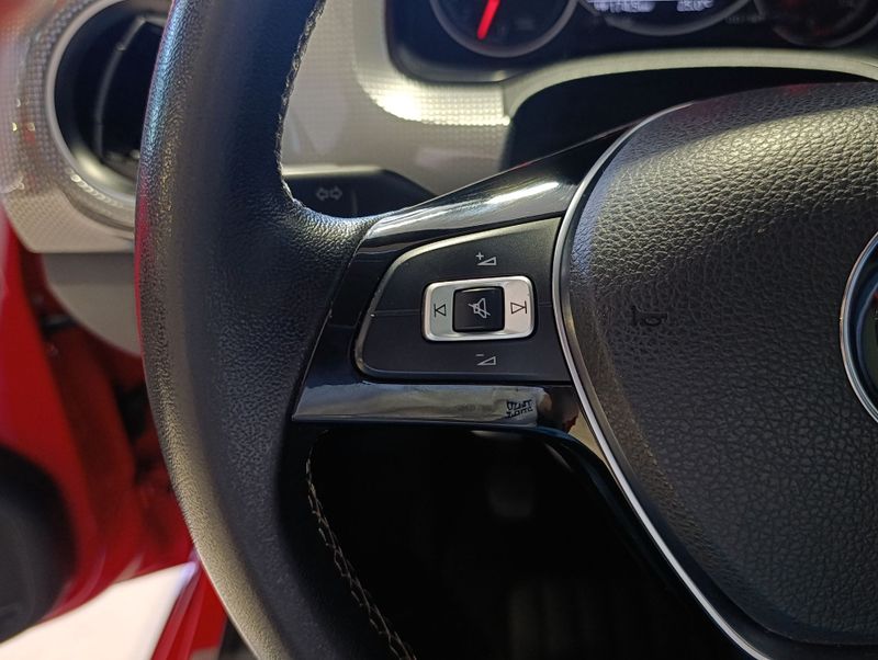 Volkswagen Up Cross Mdv 2017/2018 SIM VEÍCULOS PORTO ALEGRE / Carros no Vale