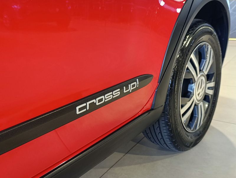 Volkswagen Up Cross Mdv 2017/2018 SIM VEÍCULOS PORTO ALEGRE / Carros no Vale