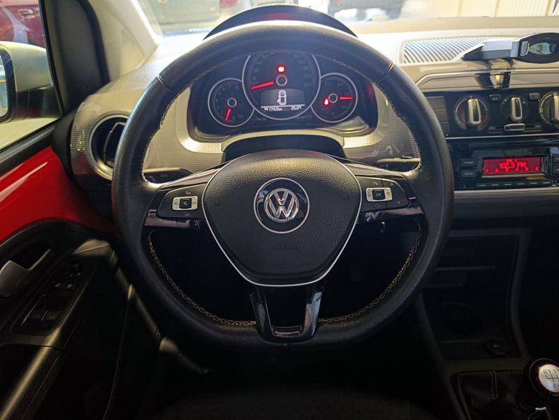 Volkswagen Up Cross Mdv 2017/2018 SIM VEÍCULOS PORTO ALEGRE / Carros no Vale