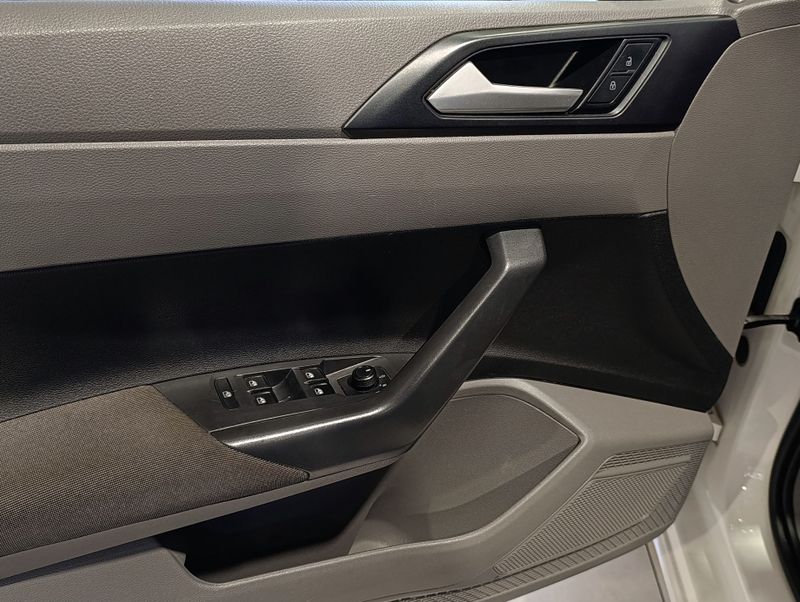 Volkswagen Virtus Comfort 200 Tsi 1.0 12v 2021/2022 SIM VEÍCULOS PORTO ALEGRE / Carros no Vale