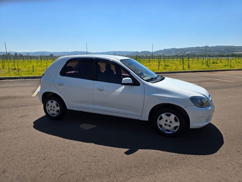 CHEVROLET Celta Spirit/ LT 1.0 MPFI 8V FlexP 2013/2014 AUTO NÍVEL VEÍCULOS SANTA CRUZ DO SUL / Carros no Vale CHEVROLET Celta Spirit/ LT 1.0 MPFI 8V FlexP 2013/2014 AUTO NÍVEL VEÍCULOS SANTA CRUZ DO SUL / Carros no Vale
