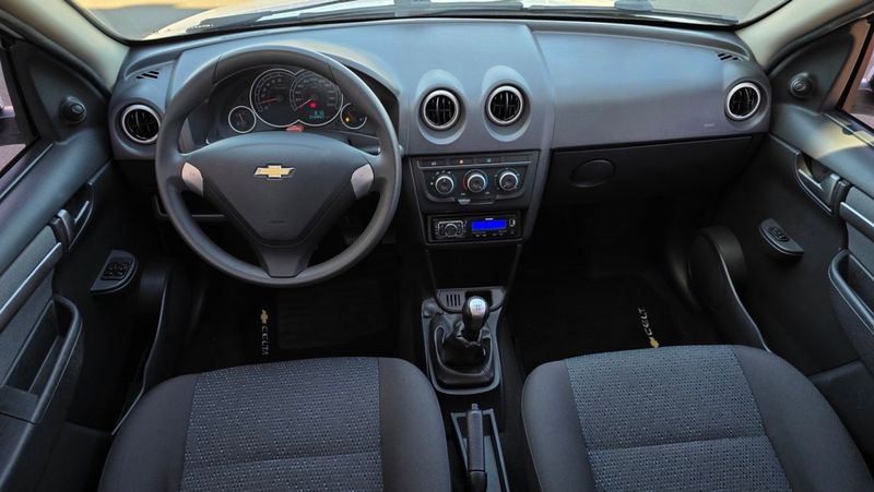 CHEVROLET Celta Spirit/ LT 1.0 MPFI 8V FlexP 2013/2014 AUTO NÍVEL VEÍCULOS SANTA CRUZ DO SUL / Carros no Vale CHEVROLET Celta Spirit/ LT 1.0 MPFI 8V FlexP 2013/2014 AUTO NÍVEL VEÍCULOS SANTA CRUZ DO SUL / Carros no Vale