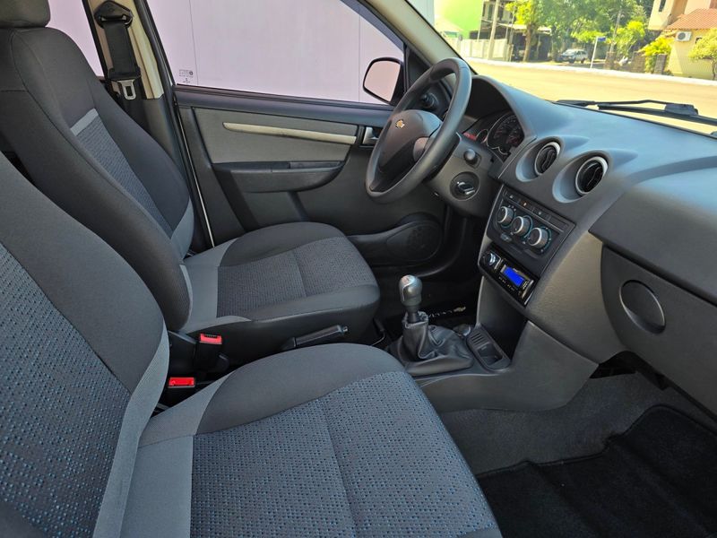 CHEVROLET Celta Spirit/ LT 1.0 MPFI 8V FlexP 2013/2014 AUTO NÍVEL VEÍCULOS SANTA CRUZ DO SUL / Carros no Vale CHEVROLET Celta Spirit/ LT 1.0 MPFI 8V FlexP 2013/2014 AUTO NÍVEL VEÍCULOS SANTA CRUZ DO SUL / Carros no Vale