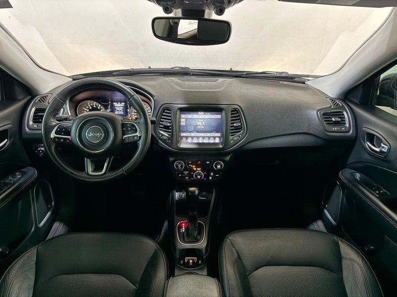 JEEP COMPASS 2.0 16V LONGITUDE 2017/2018 SUL SERRA MOTORS CAXIAS DO SUL / Carros no Vale JEEP COMPASS 2.0 16V LONGITUDE 2017/2018 SUL SERRA MOTORS CAXIAS DO SUL / Carros no Vale