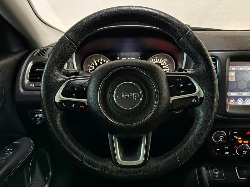 JEEP COMPASS 2.0 16V LONGITUDE 2017/2018 SUL SERRA MOTORS CAXIAS DO SUL / Carros no Vale JEEP COMPASS 2.0 16V LONGITUDE 2017/2018 SUL SERRA MOTORS CAXIAS DO SUL / Carros no Vale