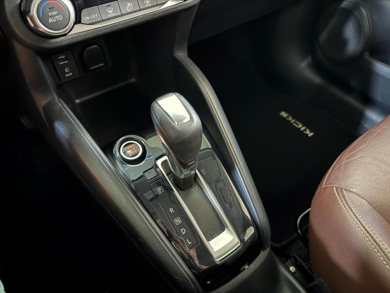 NISSAN KICKS 1.6 16V SL PACK PLUS XTRONIC 2017/2018 SUL SERRA MOTORS CAXIAS DO SUL / Carros no Vale