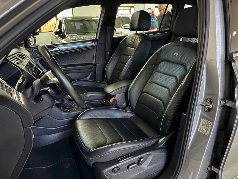VOLKSWAGEN TIGUAN 2.0 ALLSPACE R-LINE 350 TSI 4X4 2019/2020 SUL SERRA MOTORS CAXIAS DO SUL / Carros no Vale