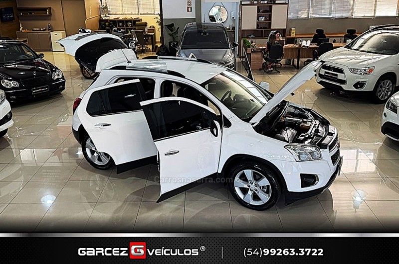 CHEVROLET TRACKER 1.8 MPFI LTZ 4X2 16V 2013/2014 GARCEZ VEÍCULOS BENTO GONÇALVES / Carros no Vale