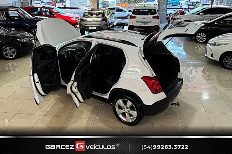 CHEVROLET TRACKER 1.8 MPFI LTZ 4X2 16V 2013/2014 GARCEZ VEÍCULOS BENTO GONÇALVES / Carros no Vale