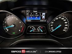 FORD FOCUS 2.0 TITANIUM PLUS HATCH 16V AUTO 2015/2015 GARCEZ VEÍCULOS BENTO GONÇALVES / Carros no Vale