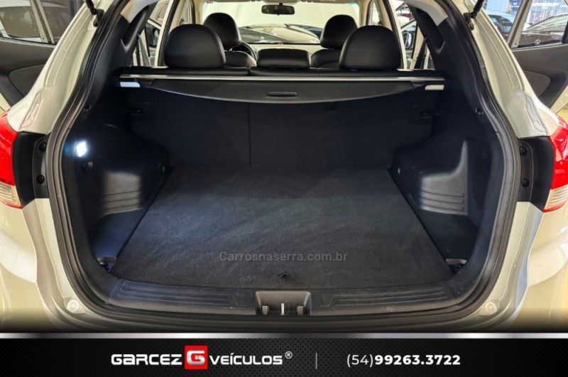 HYUNDAI IX35 2.0 MPI 4X2 16V 2010/2011 GARCEZ VEÍCULOS BENTO GONÇALVES / Carros no Vale HYUNDAI IX35 2.0 MPI 4X2 16V 2010/2011 GARCEZ VEÍCULOS BENTO GONÇALVES / Carros no Vale