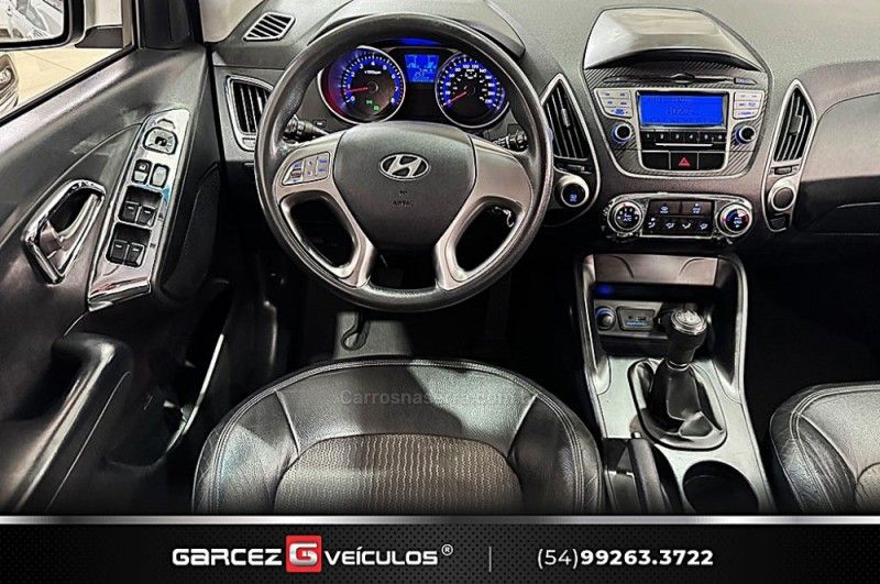 HYUNDAI IX35 2.0 MPI 4X2 16V 2010/2011 GARCEZ VEÍCULOS BENTO GONÇALVES / Carros no Vale HYUNDAI IX35 2.0 MPI 4X2 16V 2010/2011 GARCEZ VEÍCULOS BENTO GONÇALVES / Carros no Vale
